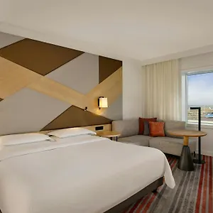 sheraton-amsterdam-airport.ihotelsrotterdam.com/